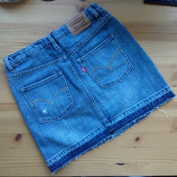 Levi's high rise distressed denim skirt - Picture 2 of 6